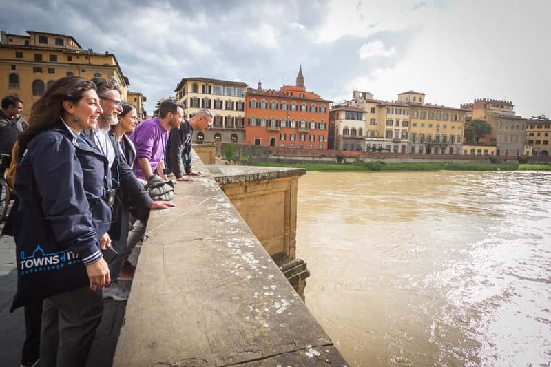 Florence: City Highlights Walking Tour + Wine Windows Option - The 90-minute walking format: fast orientation, not a sprint