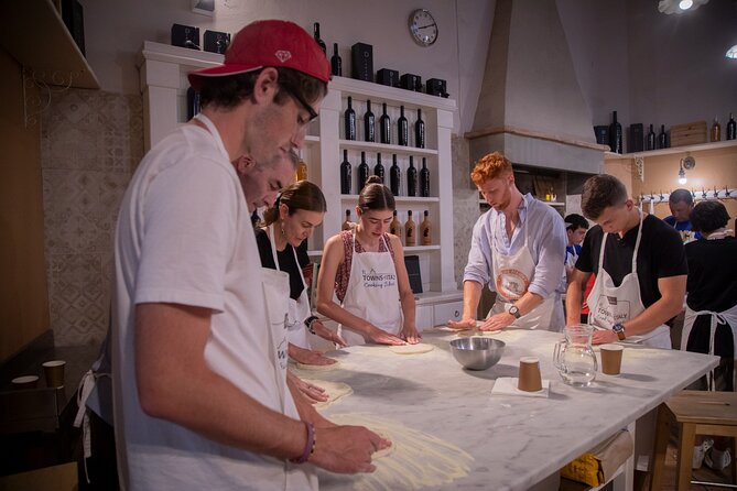 Florence Cooking Class The Art of Making Gelato & Authentic Pizza - Pizza 101 in Florence: History, Regional Styles, and Real Dough Skills