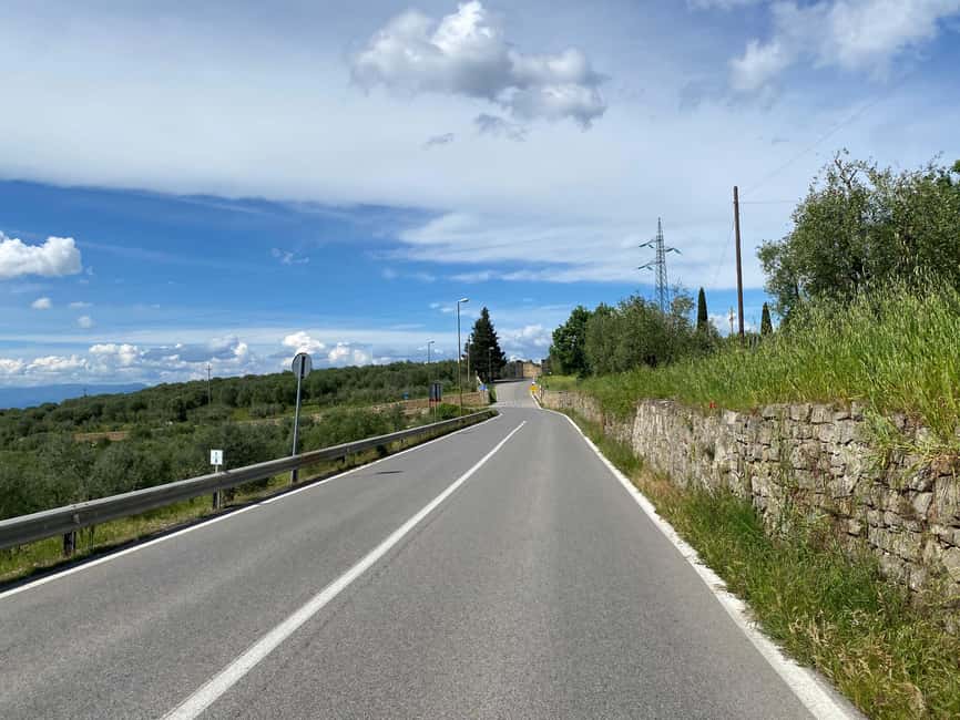 Florence Countryside 2.5h Premium E-Bike Tour + Photo Shoot - Winery stop and regional food, plus the optional olive oil tasting
