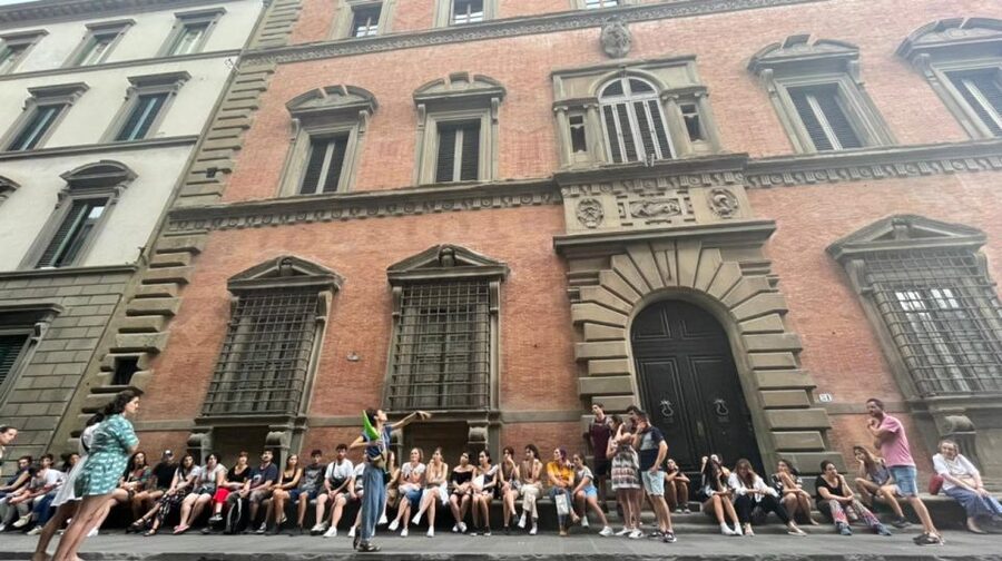 Florence: Dark Mysteries and Legends Guided Walking Tour - Dark mysteries on real streets, not stage props