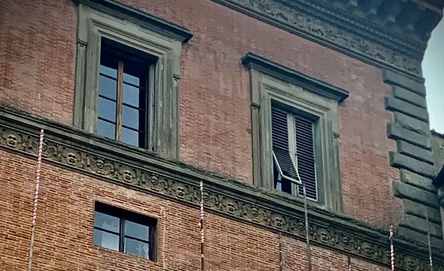 Florence: Dark Mysteries and Legends Guided Walking Tour - Medici murders, ghost stories, and the Monster of Florence legend