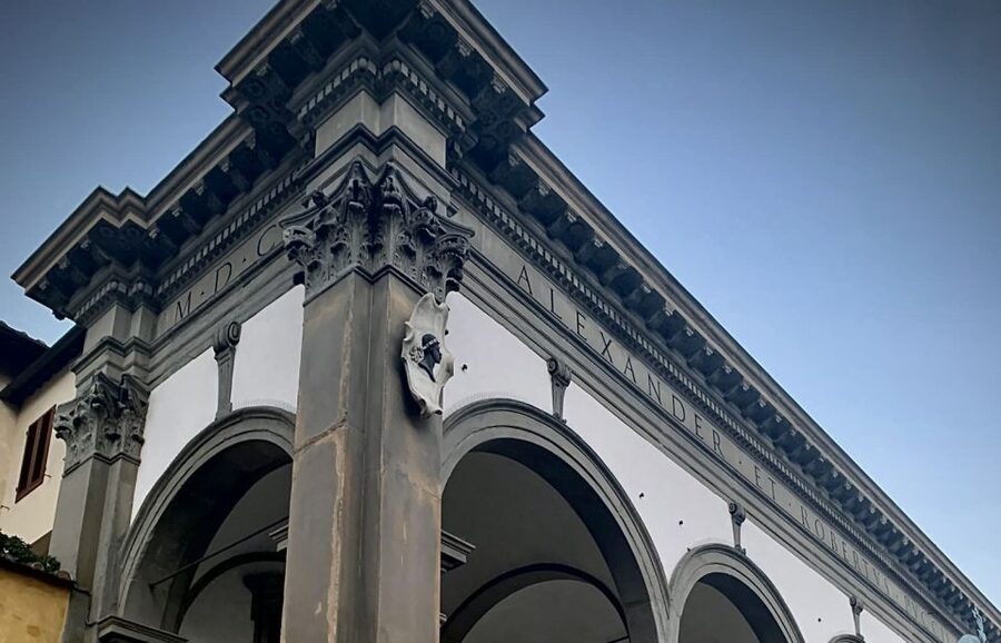 Florence: Dark Mysteries and Legends Guided Walking Tour - Palazzo del Bargello and Piazza della Signoria: politics you can feel