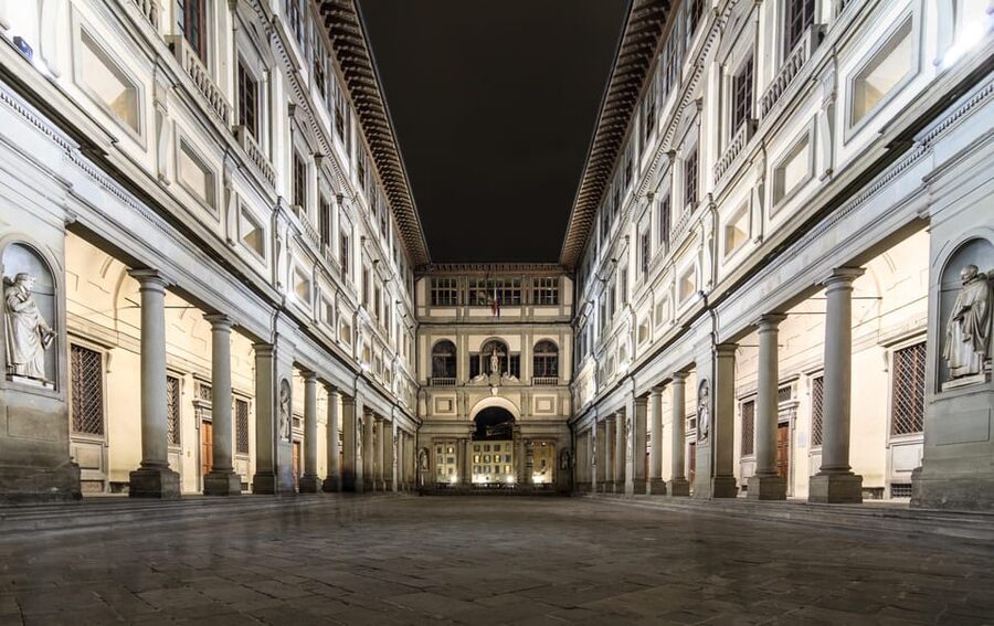 Florence: Dark Secrets & Scandals Evening Walking Tour - Uffizi Gallery Stop: Learning Without Waiting in Museum Lines