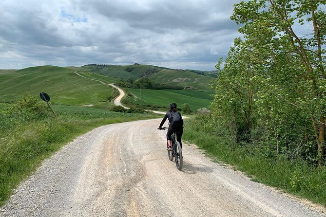 Florence: Day Trip with Free Time in San Gimignano and Siena - The Coach Ride: Comfort, Wi-Fi, and Audio That Helps You Get Oriented