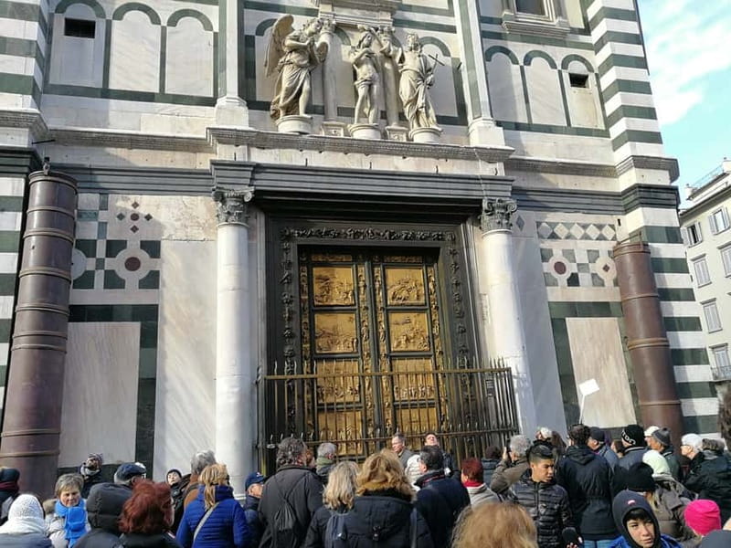 Florence: Duomo Area Tour and Brunelleschi Dome Climb Ticket - Why Piazza del Duomo feels different from the rest of Florence