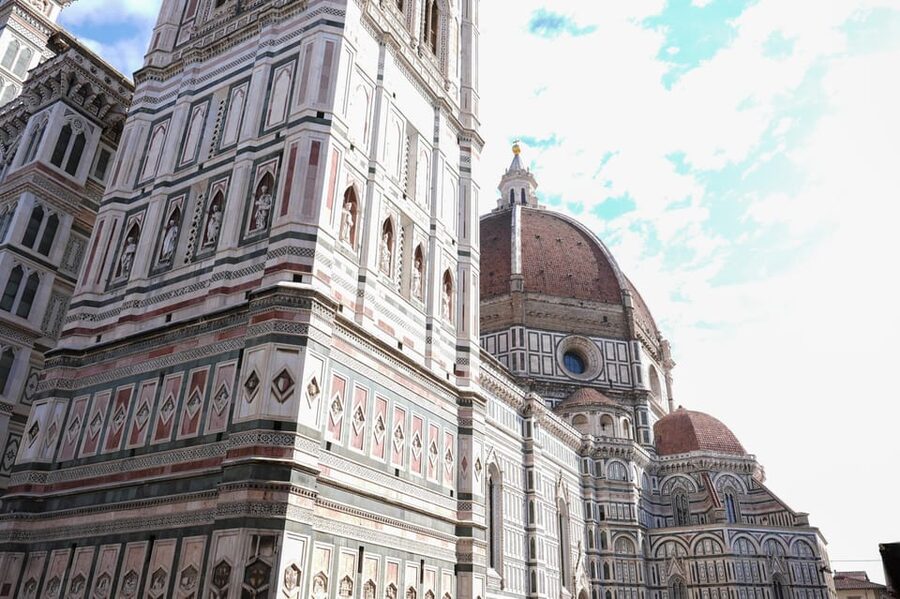 Florence: Duomo Cathedral Guided Tour with Fast-Track Entry - Dress code, shoes, and who should choose a different plan