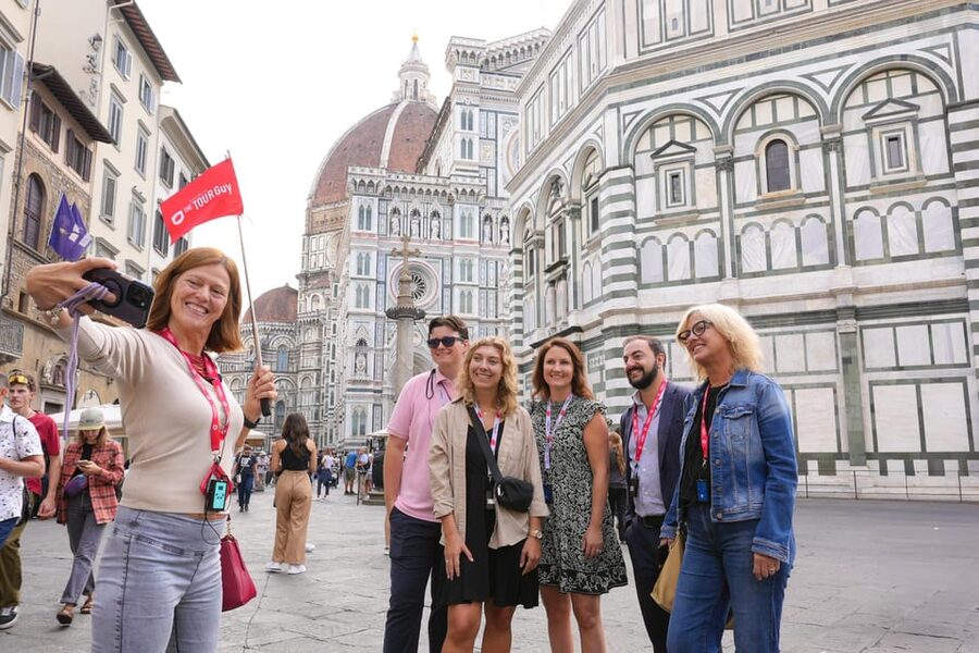 Florence: Duomo Cathedral Guided Tour with Fast-Track Entry - The walk through Florence highlights: bell tower, baptistery, and Porta del Paradiso