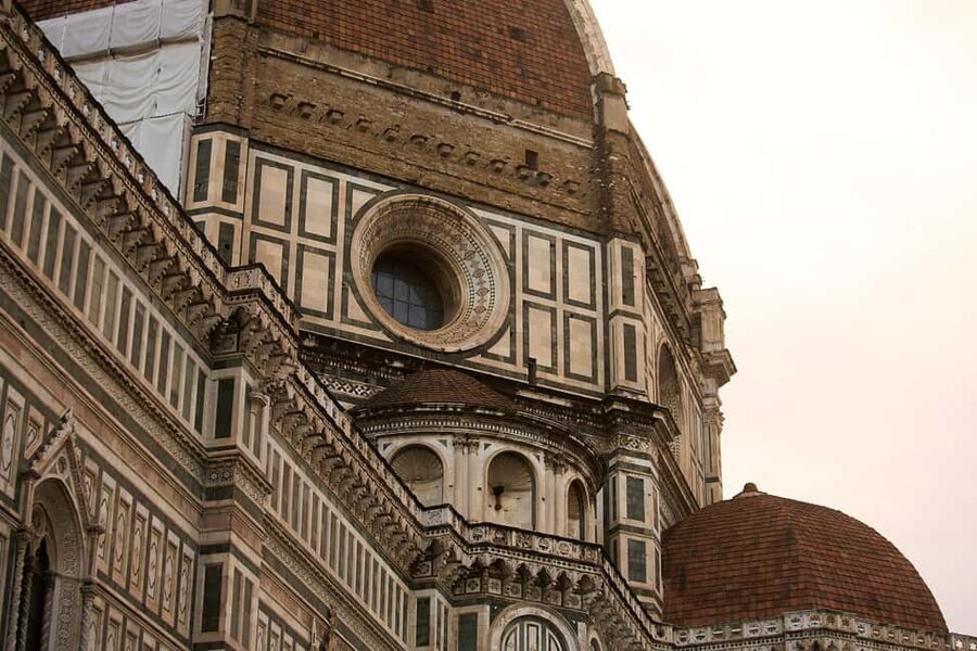Florence: Duomo Dawn Entry with Key Holder & Dome Climb Tour - What to wear and bring for the Duomo’s rules and the stairs