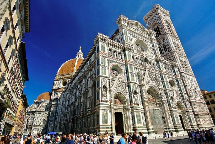 Florence: Duomo S. Maria del Fiore Guided Tour - Inside Santa Maria del Fiore: frescoes, artworks, and guided context