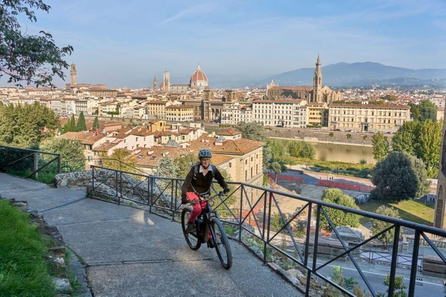 Florence:E-Bike City Tour with stop at Piazzale Michelangelo - Getting set up on the e-bike (and how to make it feel easy)