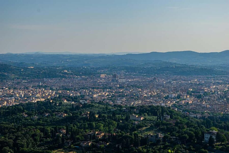 Florence: E-Vespa Rental with Smartphone Tour and Tasting - Oltrarno Wine Bar Tasting: Why the Finish Feels Like Part of the Tour