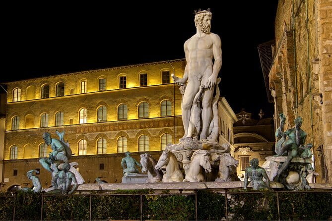 Florence Evening Walking Tour: Stories of Power, Love & Betrayal - Piazza degli Strozzi to Palazzo Strozzi: setting up the rivalries