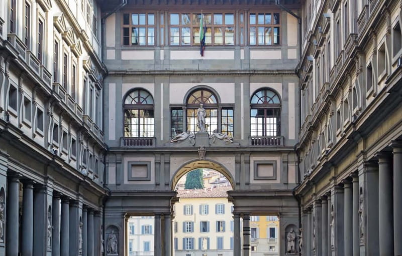 Florence: Exclusive Uffizi Semi-Private Tour, Max 6 People - Piazza della Signoria orientation: the quick history that makes the museum click