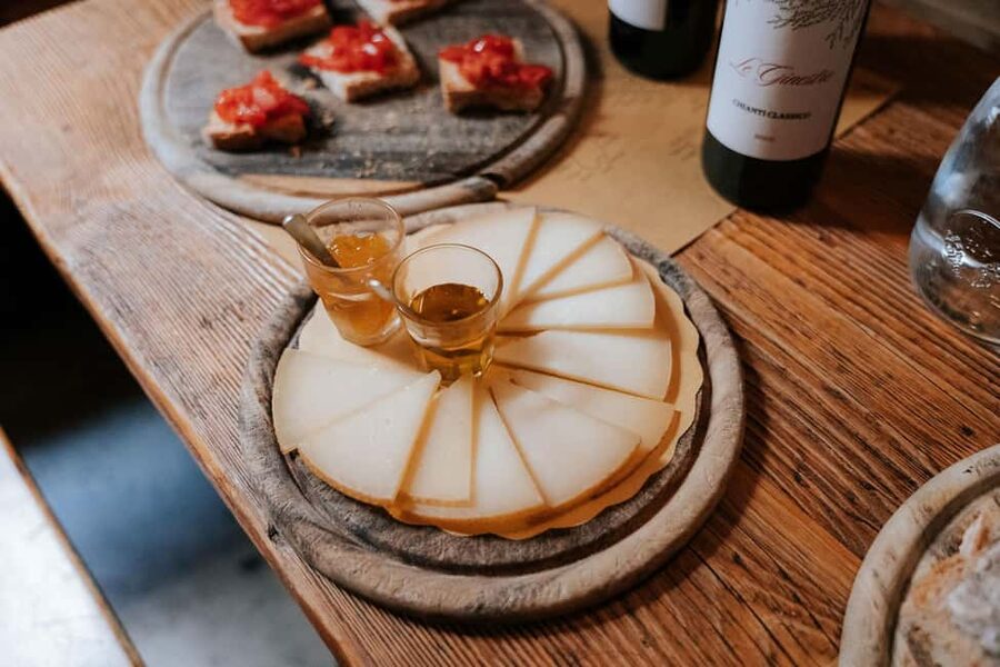 Florence: Food & Wine Tour in Oltrarno Neighborhood - The wine window Prosecco stop, then the Negroni lesson