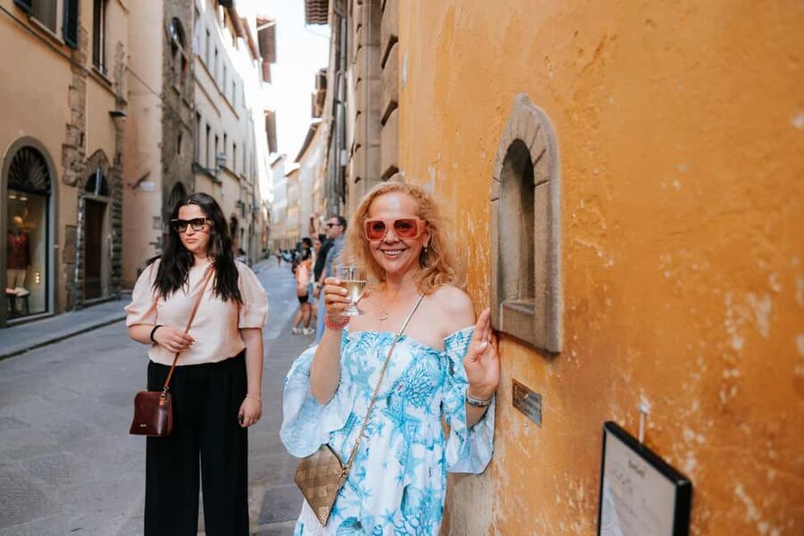 Florence: Food & Wine Tour in Oltrarno Neighborhood - Dinner payoff at Bbq Trattoria Barbecue: Tuscan pasta, then bistecca alla fiorentina