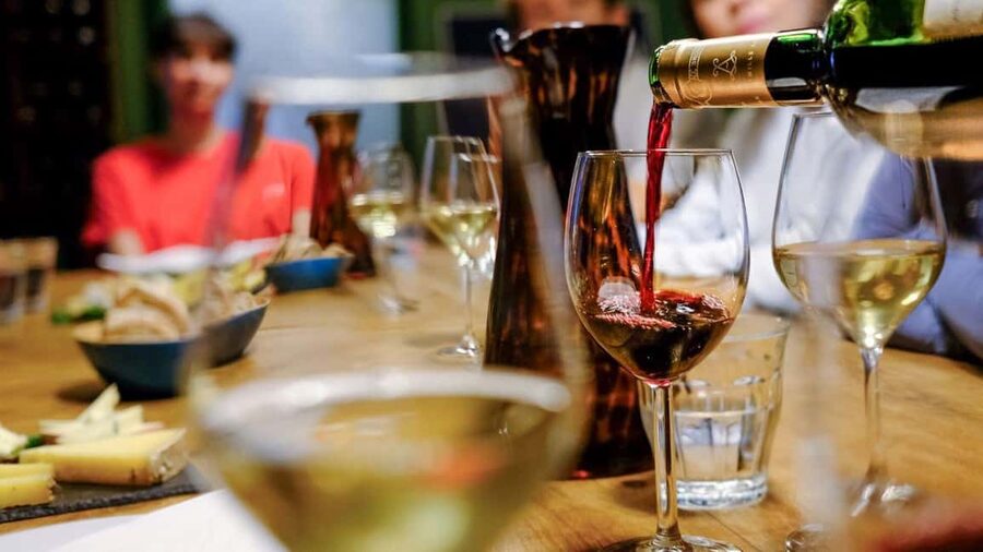 Florence Foodies Tour: Savor Tuscan Flavors & Fine Wine - Stop to Stop tastings: how the food is paced like a real Tuscan meal