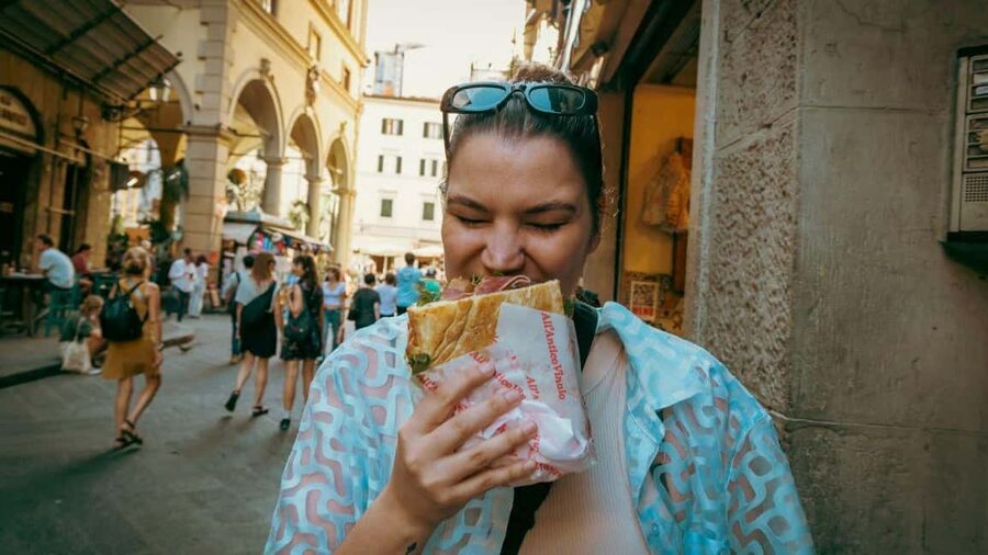 Florence Foodies Tour: Savor Tuscan Flavors & Fine Wine - Small group logistics that make the experience feel personal