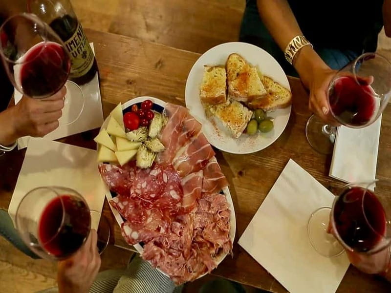 Florence Foodies Tour: Savor Tuscan Flavors & Fine Wine - Starting at Piazza della Repubblica, right where Florence makes sense