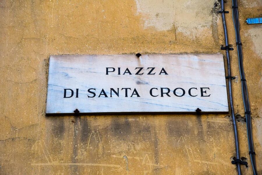 Florence Footsteps: Unveiling the Treasures of the Medicis - Historic market stops and local products you can actually picture