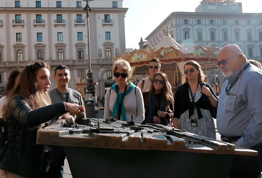 Florence Footsteps: Unveiling the Treasures of the Medicis - How the 8-person group pace helps you actually learn