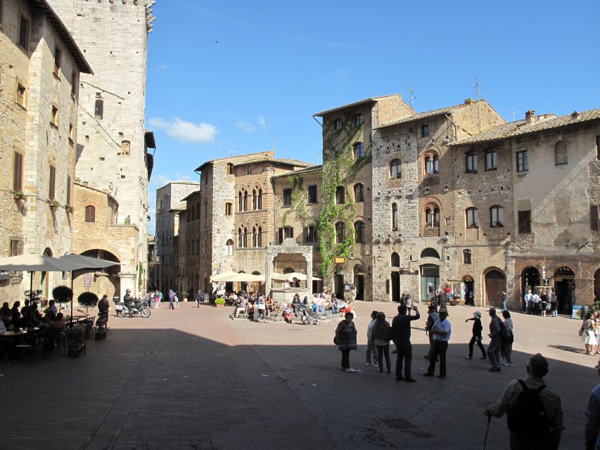 Florence: Full-Day Private Tour of Chianti and San Gimignano - Greve-in-Chianti market walk and cold cuts you can taste