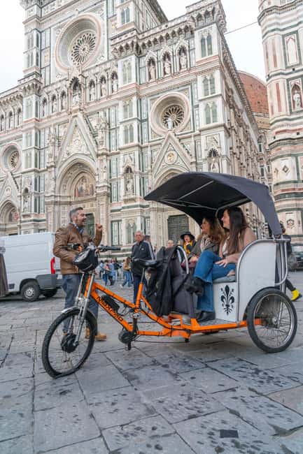 Florence: Guided City Tour by Rickshaw - Starting in Republic Square and how the tour flows