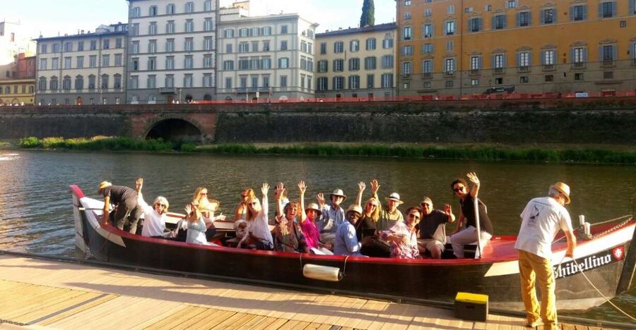 Florence: Guided Gondola Boat Tour with a Glass of Wine - Why a barchetto on the Arno feels special at aperitivo time