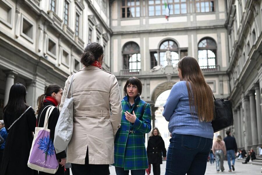 Florence: Guided Tour of Medici Family Secrets and Chapels - Piazza di Madonna degli Aldobrandini: Your Timing Starts Before You Walk