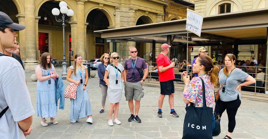Florence: Guided Walking Tour - Piazza della Repubblica: A Helpful Stop Between Major Anchors