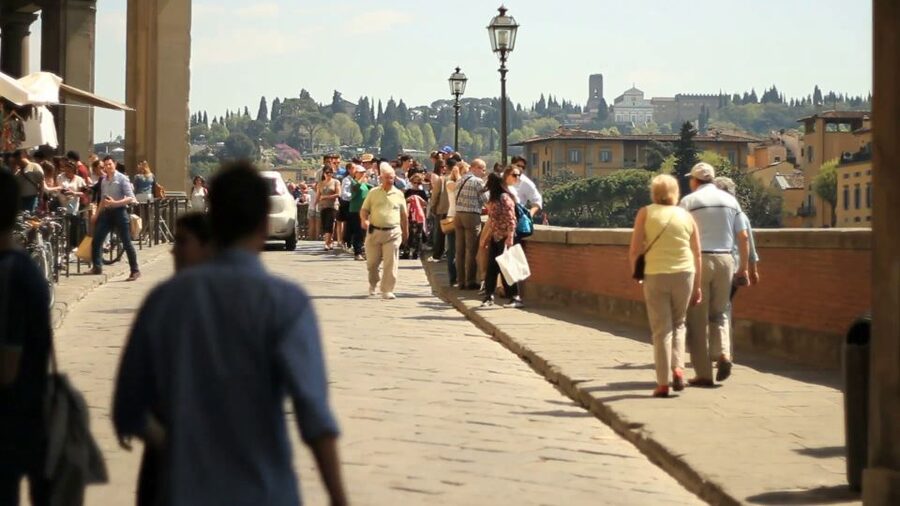 Florence: Guided Walking Tour with Entry to Santa Croce - Santa Croce Entry: Your Ticket to 16 Chapels and Big Names