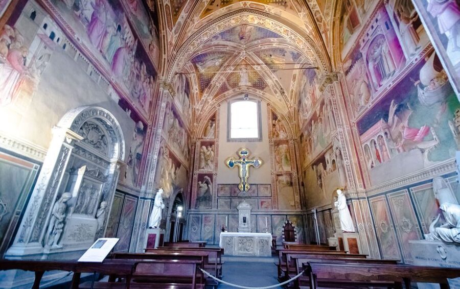 Florence: Guided Walking Tour with Entry to Santa Croce - From Piazza della Repubblica to Duomo Square: Getting Your Bearings