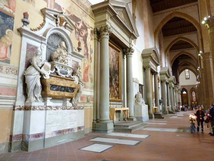 Florence: Guided Walking Tour with Entry to Santa Croce - Ponte Vecchio: The Bridge People Fight for, But You Still Get the Story
