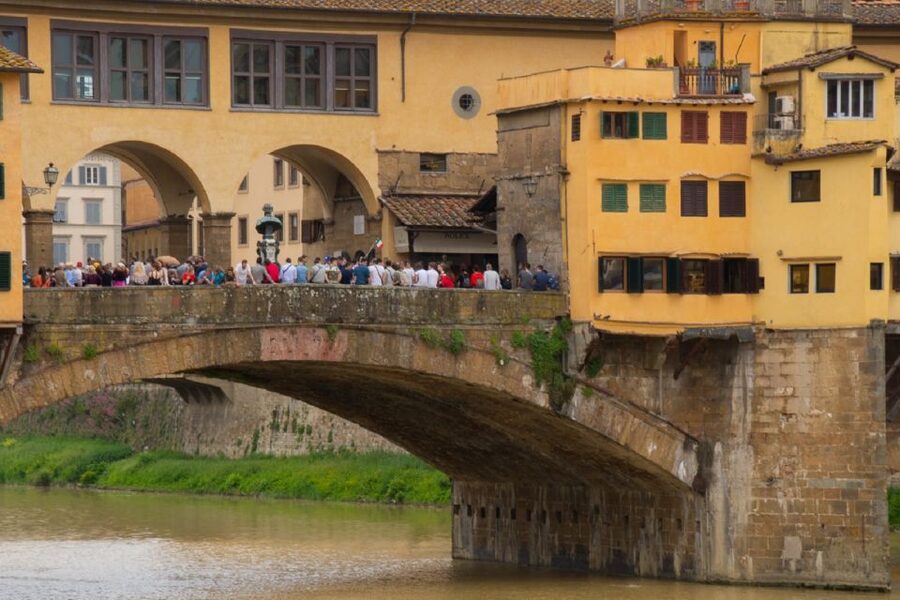 Florence: Highlights and Small-Group Accademia Tour - Via Tornabuoni and Palazzo Strozzi, Renaissance architecture you can actually see