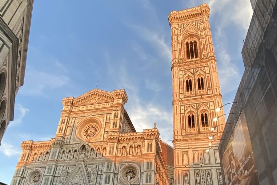 Florence historical centre and legends tour for small groups - Galleria degli Uffizi Corridor Feel, Then Mercato del Porcellino Luck