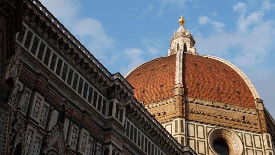 Florence historical centre and legends tour for small groups - Palazzo Vecchio and the Medici Stories: Drama Without the Lecture