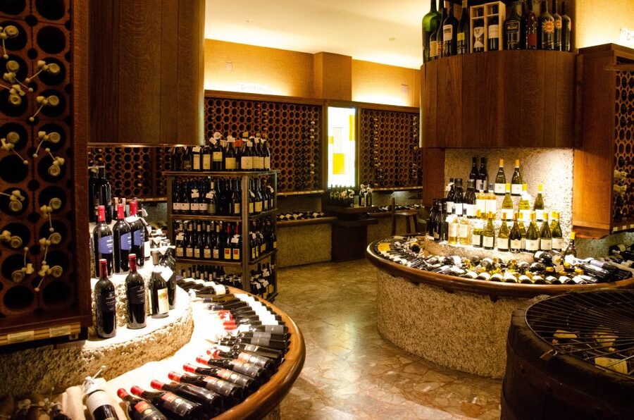 Florence: History Walking Tour with Wine Tasting - Via de Martelli Start, then Straight to Ponte Vecchio