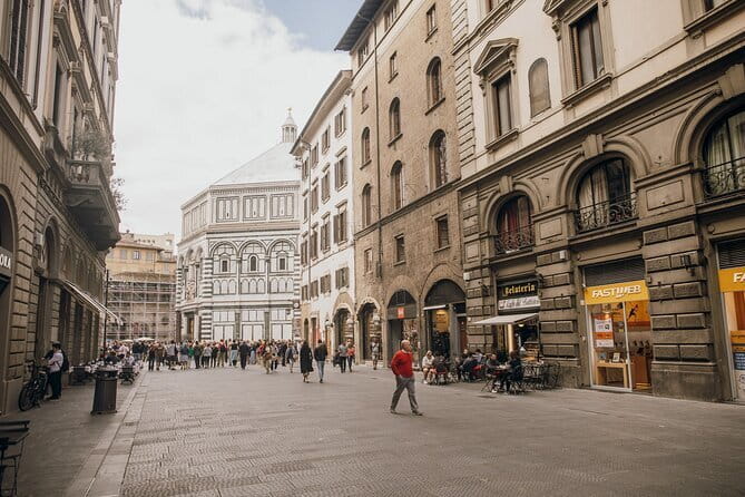 Florence in a Day: Michelangelo's David, Uffizi and Guided City Walking Tour - Piazza della Signoria and Ponte Vecchio: the Renaissance stage meets the river
