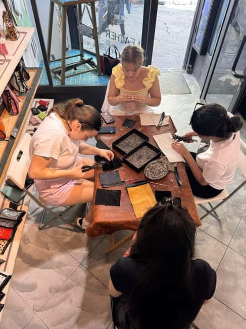 Florence: Leather Wallet-Making Workshop with Coffee - Quick decision guide: what to consider before you book