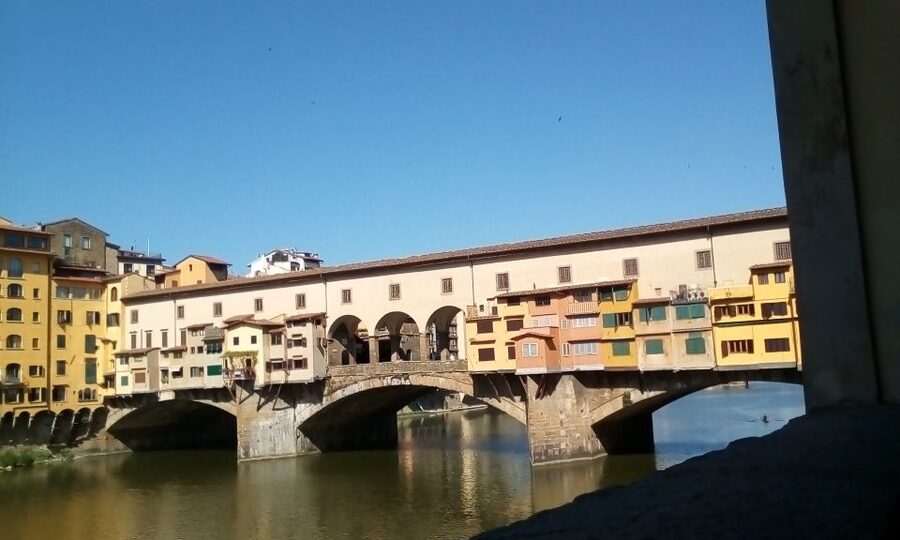 Florence: LGBTQ Renaissance Walking Tour with Mila - Meeting Mila at Piazza della Repubblica, right where the story turns