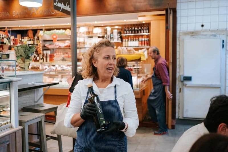 Florence: Local Food, Wine & Market Walking Tour - Market hour: cheeses, olives, crostini, and seeing Florence’s food makers