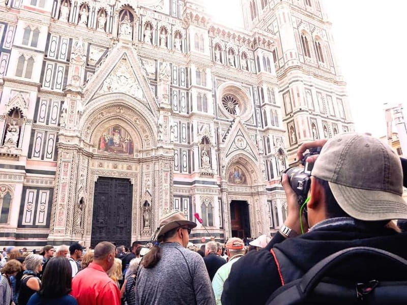 Florence: Medici Family Guided Walking Tour - Ponte Vecchio to Oltrarno: the route becomes part of the meaning