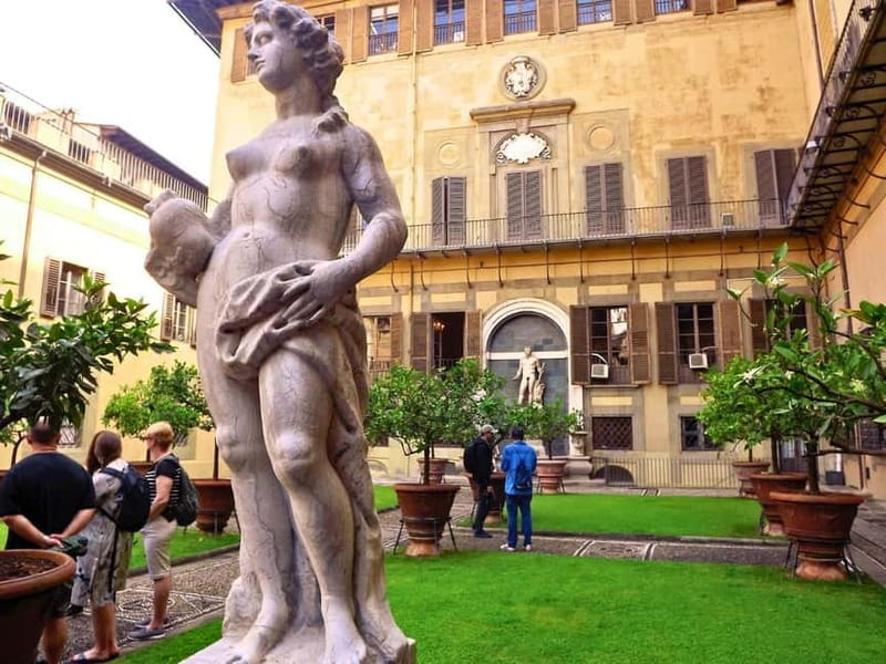 Florence: Medici Family Guided Walking Tour - Optional wine tasting and appetizers: when to choose the upgrade