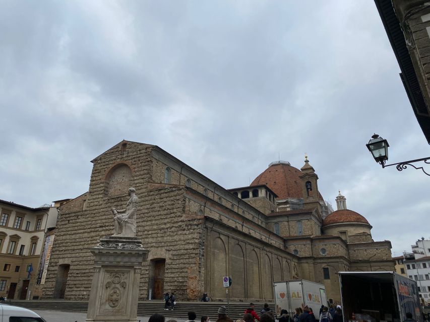 Florence: Medici Family History Tour - The guide experience: clarity, pacing, and the bilingual audio reality