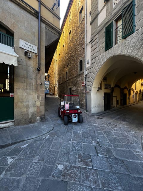 Florence: Michelangelo Hill Panoramic Tour with Food Tasting - Piazzale Michelangelo photo time: the Duomo view, planned for your camera