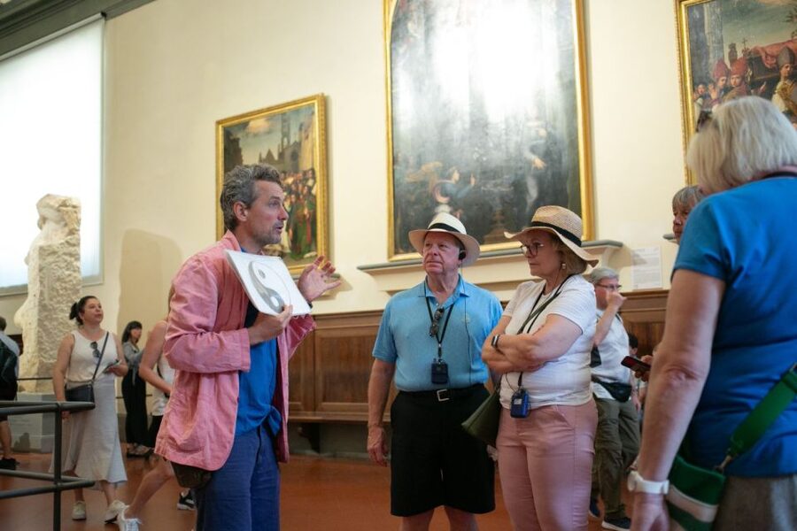 Florence: Michelangelo's David and Accademia Gallery Tour - How the interactive question style works inside a museum