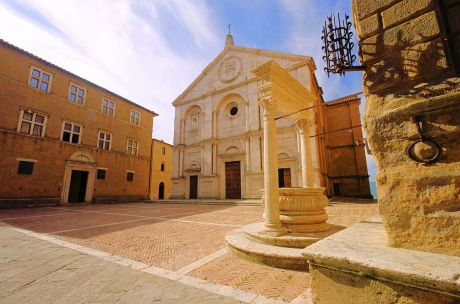 Florence: Monteriggioni & Val d'Orcia Optional Wine Tasting - What to bring and how to make the day feel smoother