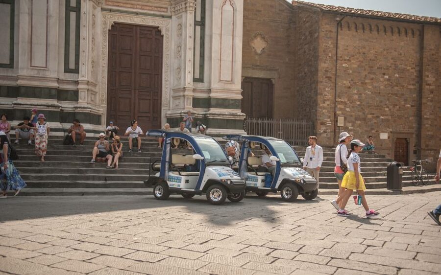 Florence: Old Town Golf Cart Excursion - Pitti Palace and the Vasari Corridor Photo Stop