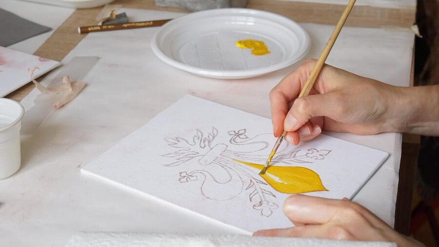 Florence: Painting experience, create your Florentine Lily! - Tempera Color Choice: Make the Lily Yours