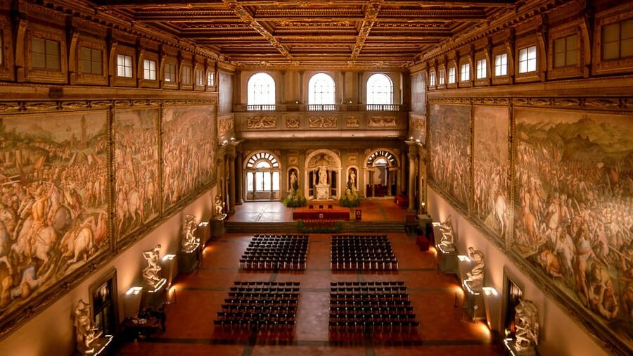 Florence:Palazzo Vecchio Skip-the-line Ticket & Audio Guide - Getting there and finding your host near the Fountain of Neptune