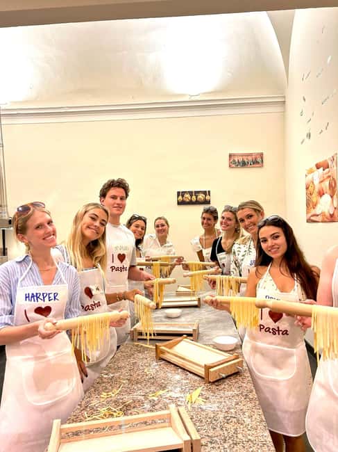 Florence: Pasta Class with Wine, Limoncello and Dessert - The shared pot and big table dinner, the part most classes skip